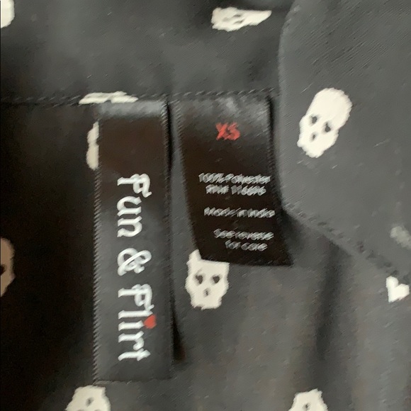 Sheer skull pattern button down - Picture 3 of 5